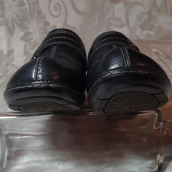 Söfft Black Leather Clogs - Picture 7 of 9